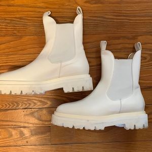 Dear Frances Tony boot, white size 40